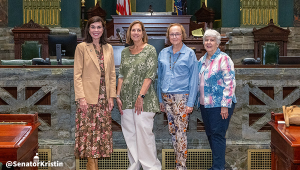 Sen. Phillips-Hill with members of the Women's Friendship Circle in the Senate Chamber.