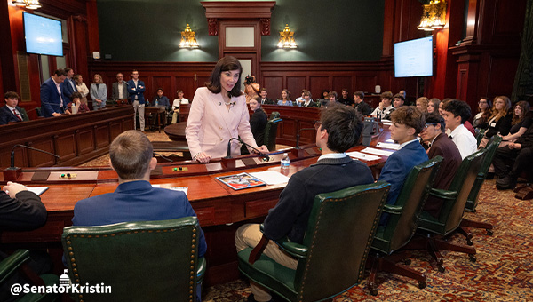 Sen. Phillips-Hill speaking with students.