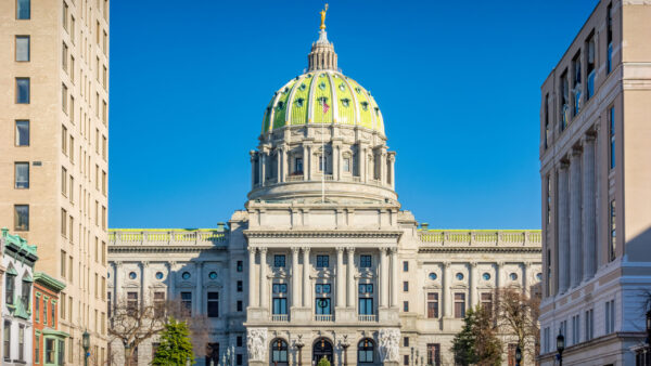 Senate votes to overhaul bureaucratic permitting and professional licensing process